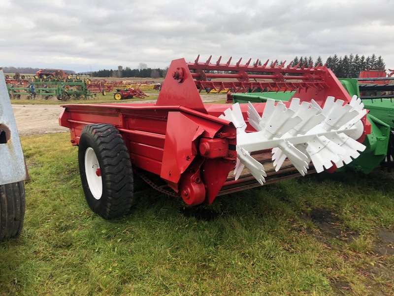 Manure Equipment  International 550 Manure Spreader ~ Double Beaters and in Great Shape! Photo