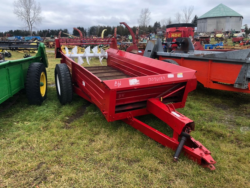 Manure Equipment  International 550 Manure Spreader ~ Double Beaters and in Great Shape! Photo