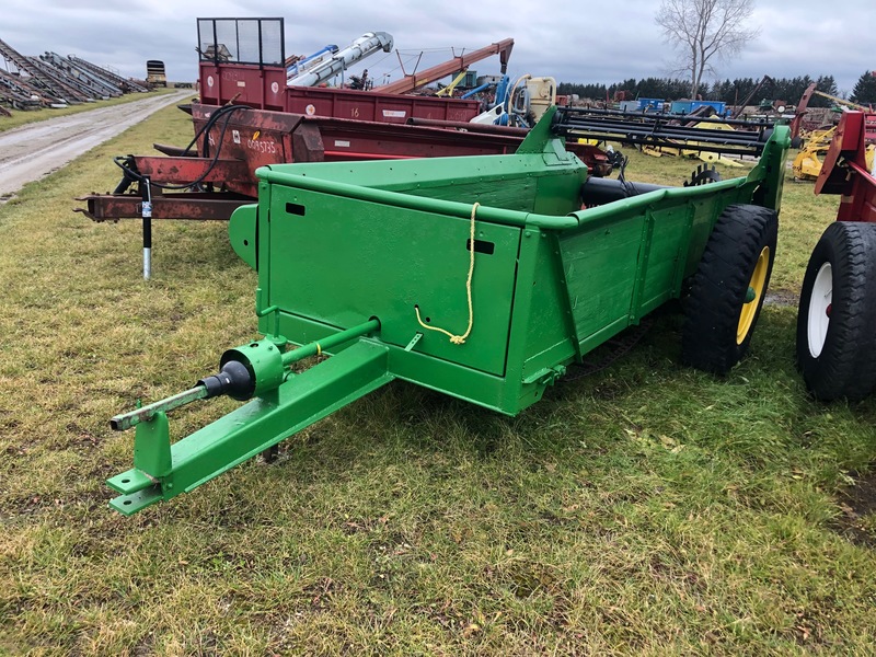 John Deere Manure Spreader - Double Beater