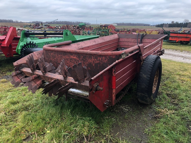 Manure Equipment  International 550 Manure Spreader - Single Beater with End Gate Photo