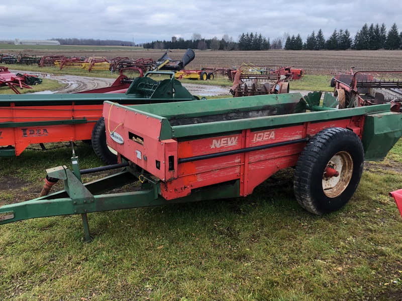 Manure Equipment  New Idea Manure Spreader - Single Beater Photo