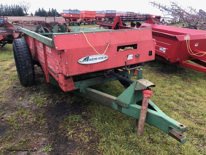 Manure Equipment  New Idea Manure Spreader - Single Beater Photo