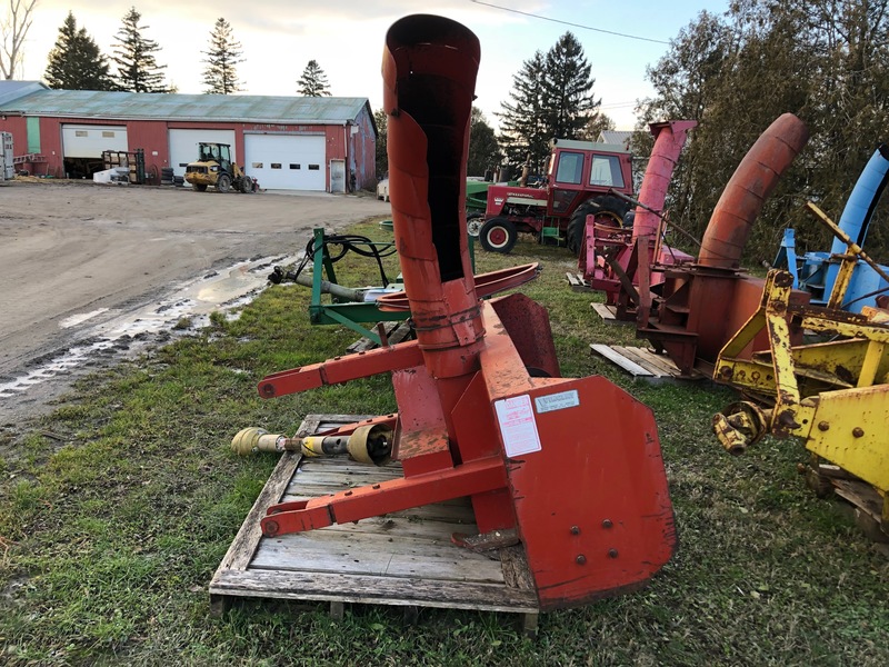 Manure Equipment  BWM Snow Blower - Hydraulic Chute, SA (Single Auger) Photo