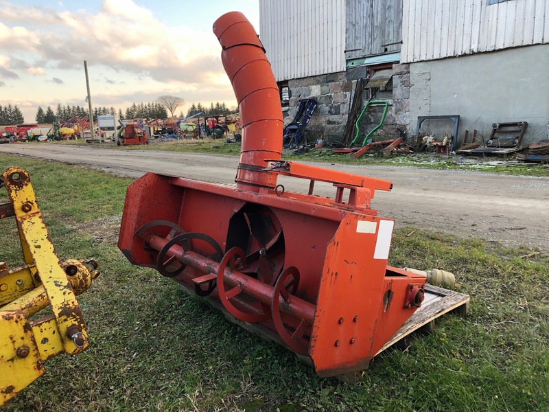 Manure Equipment  BWM Snow Blower - Hydraulic Chute, SA (Single Auger) Photo