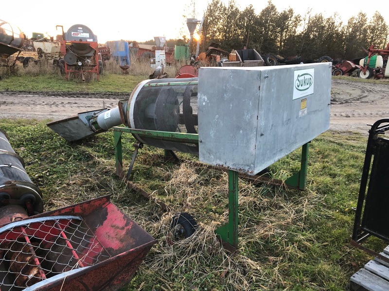 Grain Handling  Sukup Grain Cleaner - Electric Powered Photo