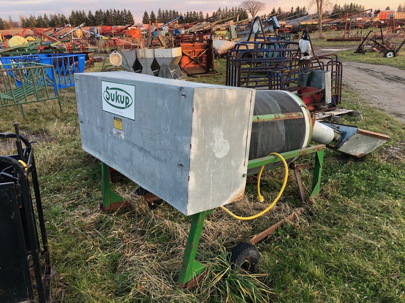 Grain Handling  Sukup Grain Cleaner - Electric Powered Photo