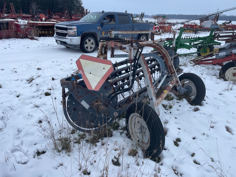 Hay/Forage/Livestock  New Idea 4151 Hay Rake - Hydraulic Drive Center Wheel Roll Bar Photo