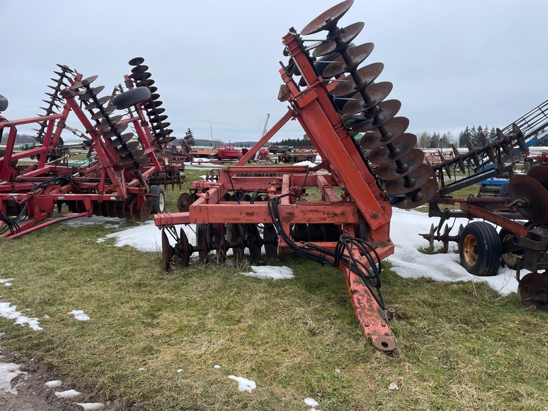 Tillage - Discs  Allis Chalmers Heavy-Duty 16ft Disc Photo