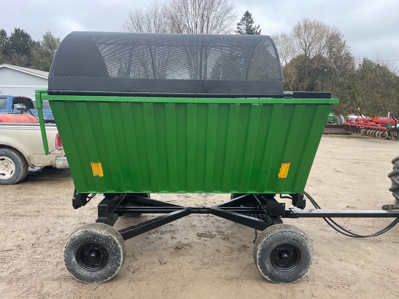 Wagons  Fargo Mini High-Side Dump Wagon - Hydraulic Tip + Lift, With Cover and Cage Photo