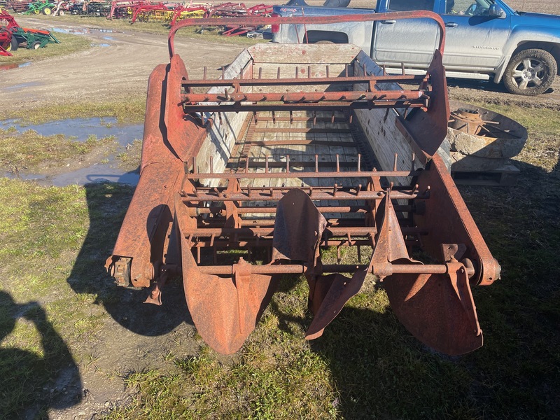 Manure Equipment  International Harvester Ground Drive Manure Spreader - 2 Beater Photo