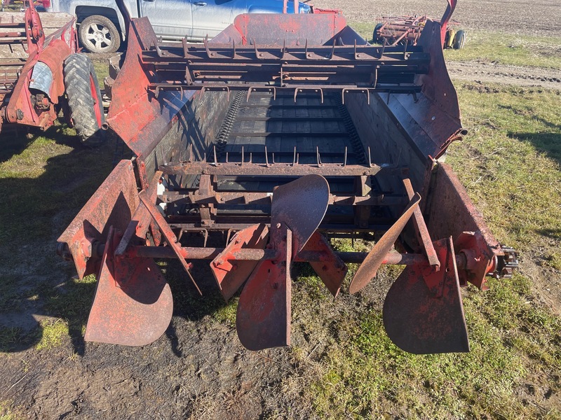 Manure Equipment  International Harvester Ground Drive Manure Spreader - 2 Beaters Photo