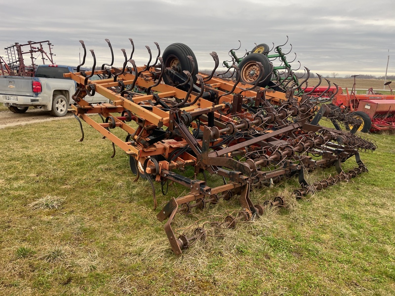 Tillage - Cultivators  Vicon Cultivator (24ft) - Rolling Baskets, S-tine Photo