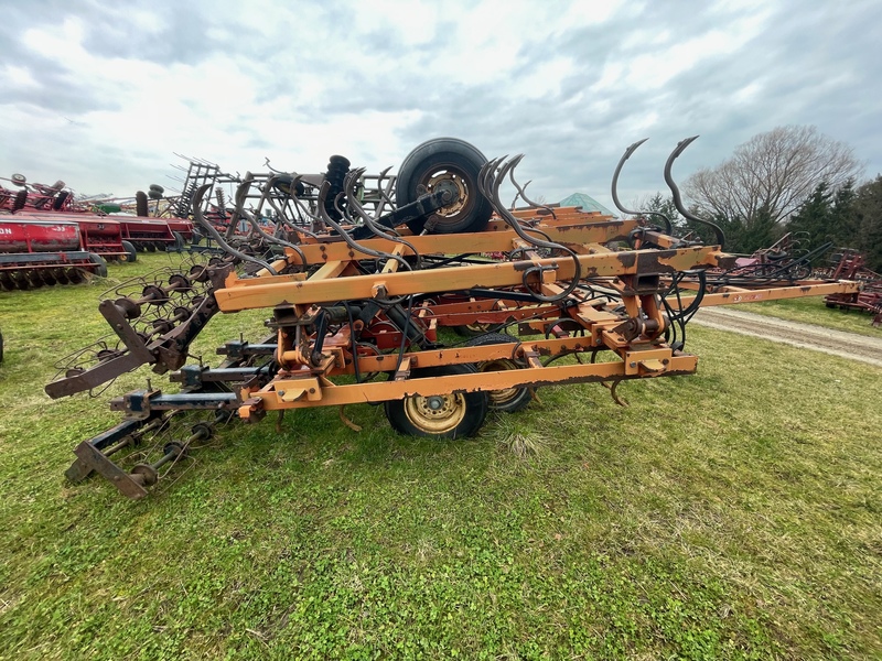 Tillage - Cultivators  Vicon Cultivator (24ft) - Rolling Baskets, S-tine Photo