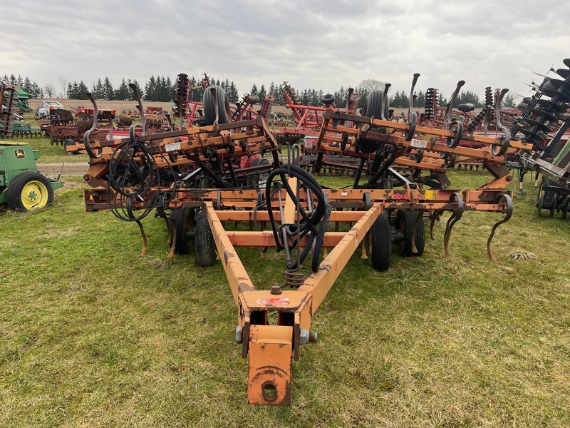 Tillage - Cultivators  Vicon Cultivator (24ft) - Rolling Baskets, S-tine Photo