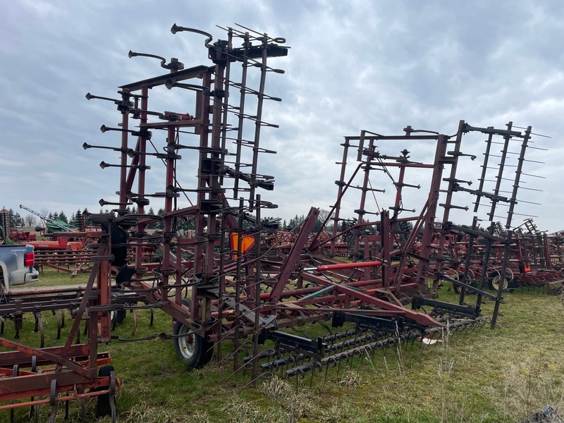 Tillage - Cultivators  International Harvester Cultivator (30ft) - Finger Harrows and S-Tine Shanks Photo