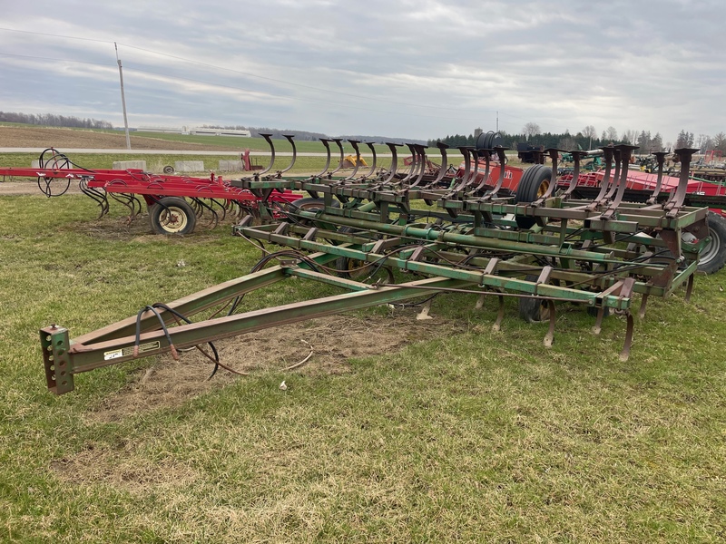 John Deere Cultivator (30ft) - With Tine Harrows and Flat Fold