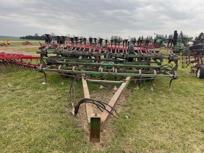 Tillage - Cultivators  John Deere Cultivator (30ft) - With Tine Harrows and Flat Fold Photo