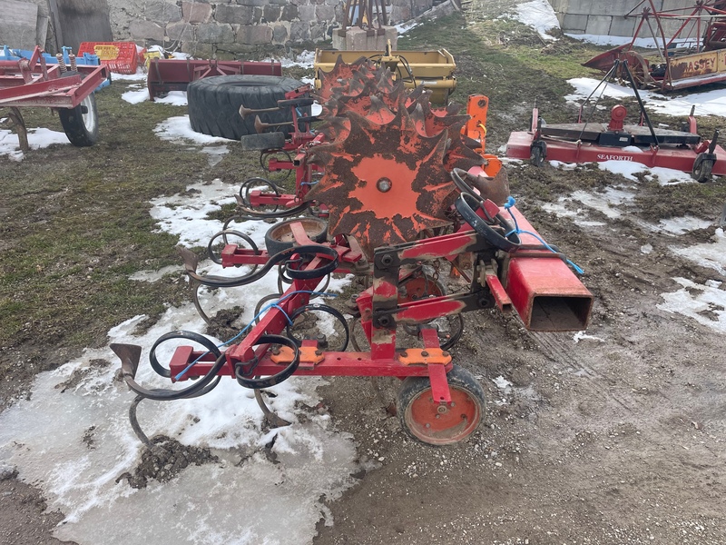 Tillage - Cultivators  Kongskilde 4 Row | Row-crop Cultivator Photo