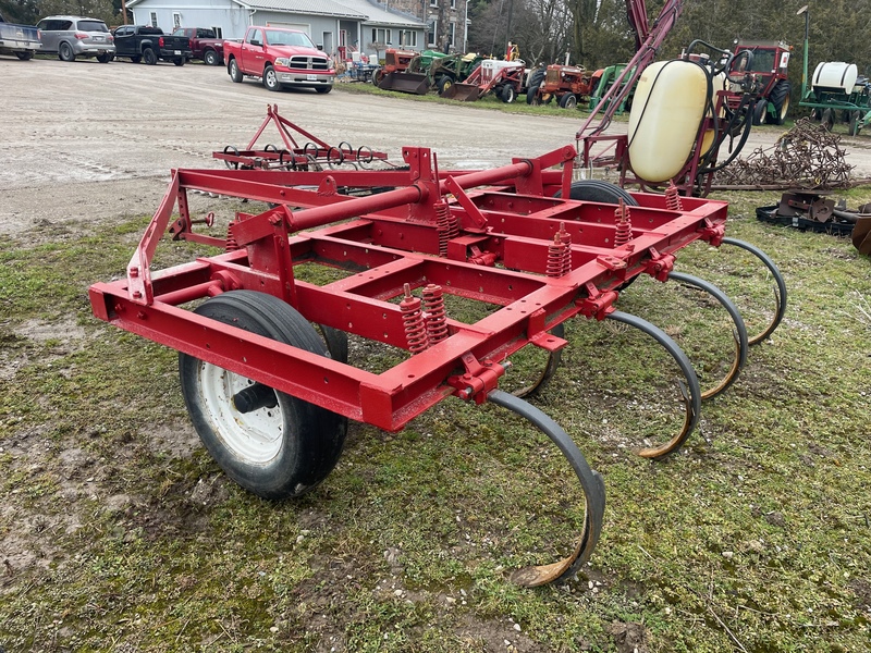 Tillage - Plows  Graham Chisel Plow - 7 Shank Photo