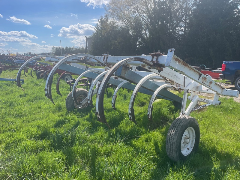 Tillage - Plows  DM-7 10 Teeth Chisel Plow Photo