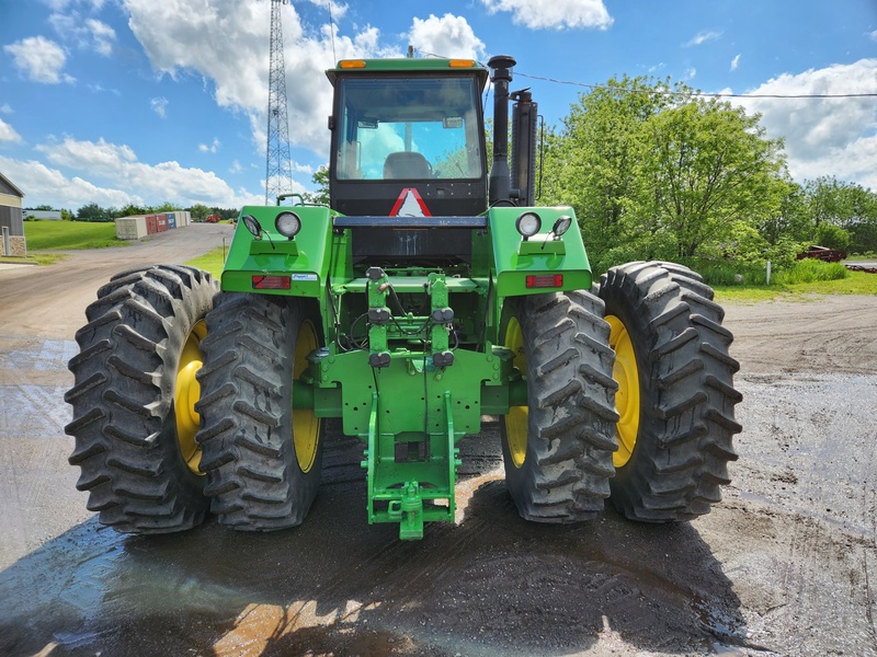 Tractors - Farm  John Deere 8560 Tractor  Photo