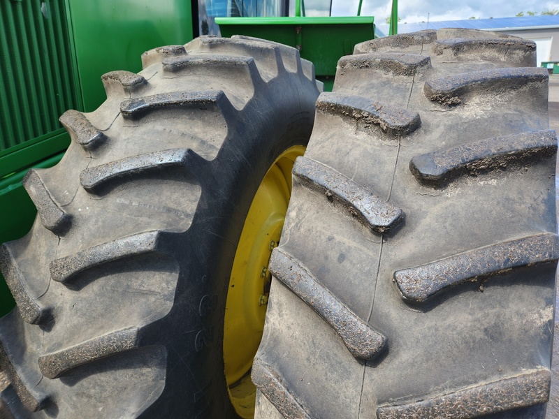 Tractors - Farm  John Deere 8560 Tractor  Photo