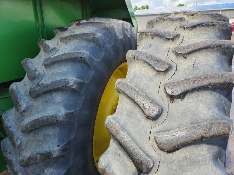 Tractors - Farm  John Deere 8560 Tractor  Photo