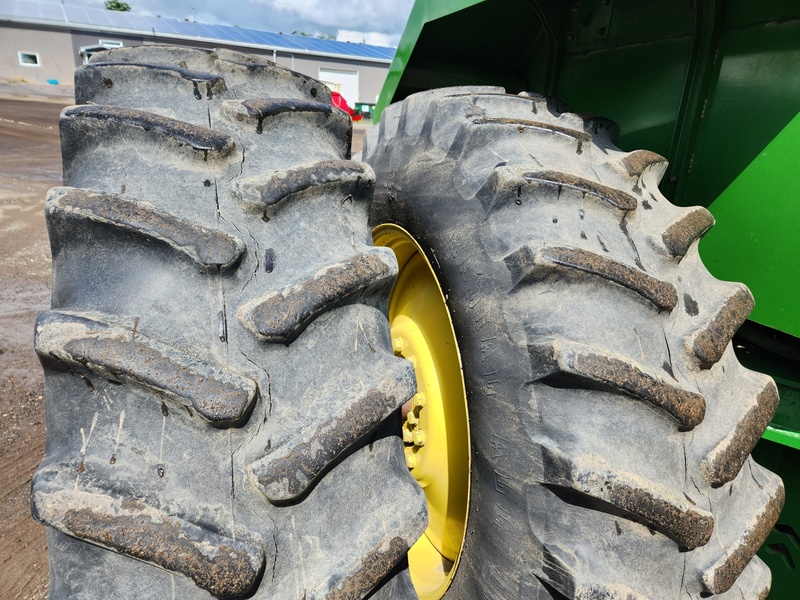 Tractors - Farm  John Deere 8560 Tractor  Photo