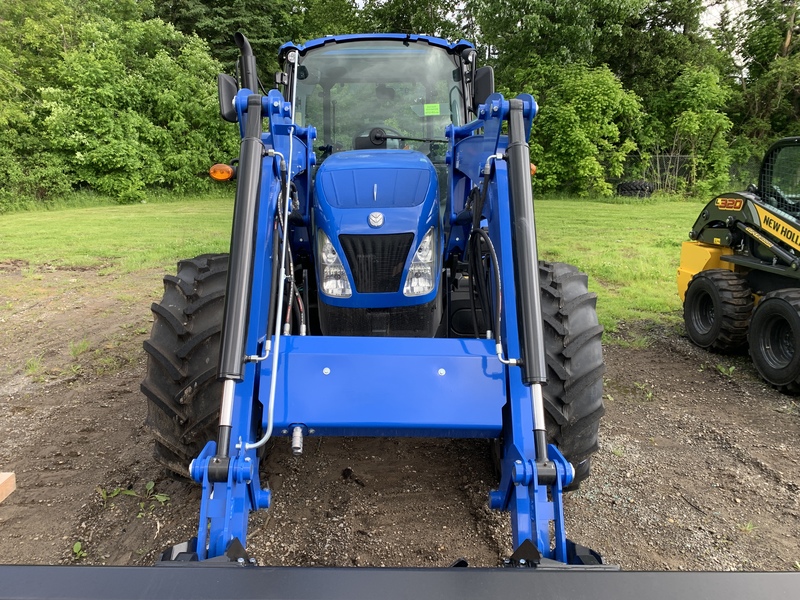 New Holland T5.120 Tractor Loader 