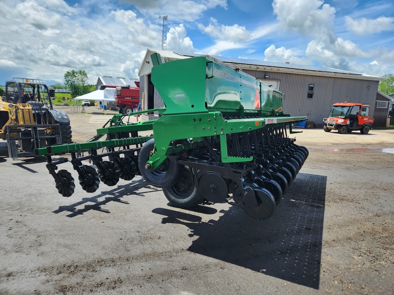 Planting Equipment  Great Plains 1500 No-Till Drill  Photo