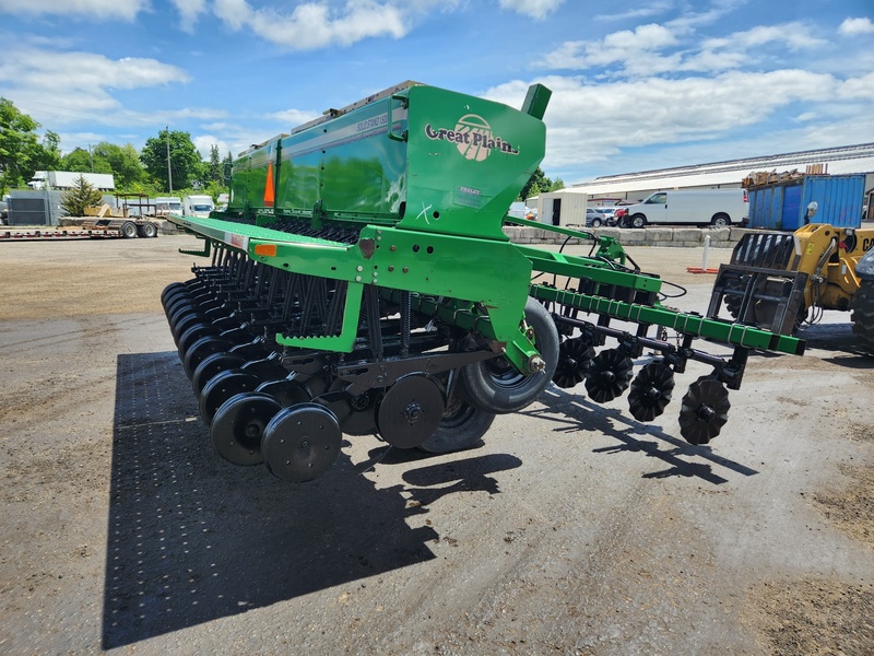 Planting Equipment  Great Plains 1500 No-Till Drill  Photo