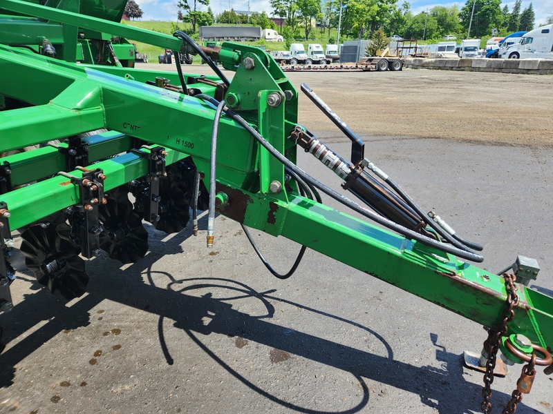 Planting Equipment  Great Plains 1500 No-Till Drill  Photo