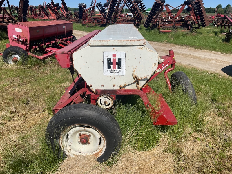 Planting  International Harvester 10 Seed Drill | Semi-mount, 13 Row Photo