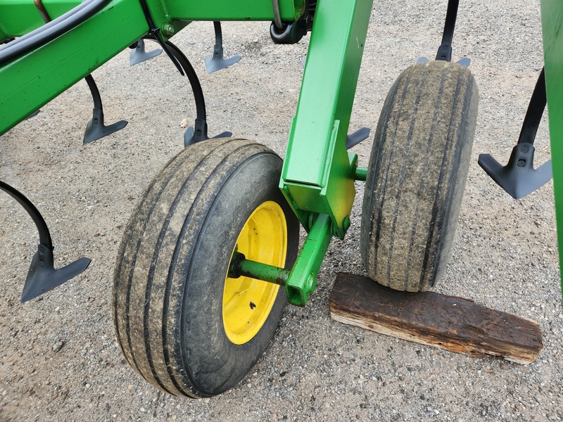 Cultivators  John Deere 980 Cultivator Photo