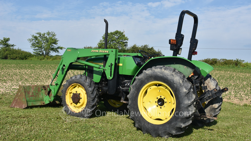 Tractors  2002 John Deere 5320 Loader Tractor Photo