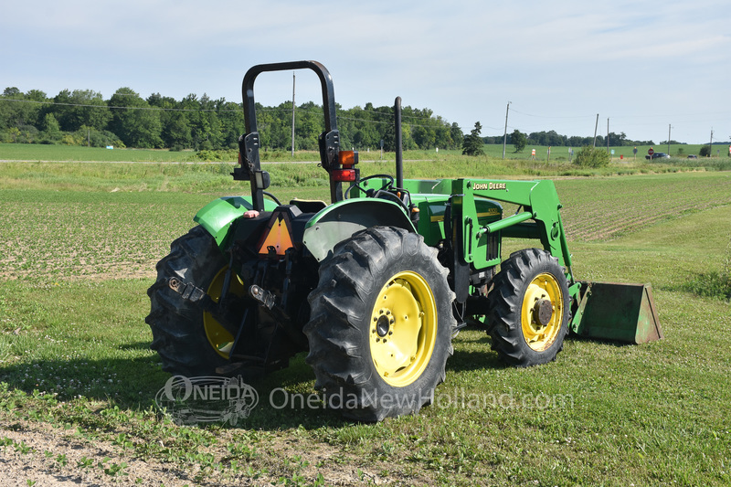 Tractors  2002 John Deere 5320 Loader Tractor Photo