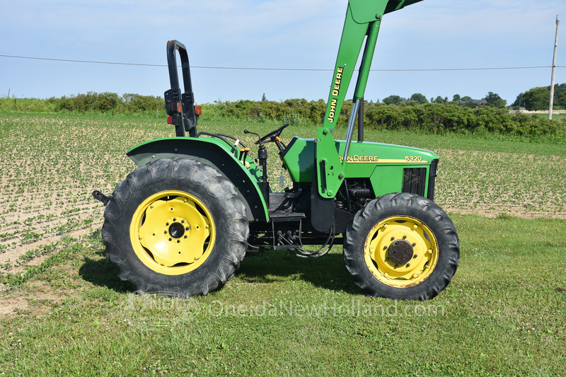 Tractors  2002 John Deere 5320 Loader Tractor Photo