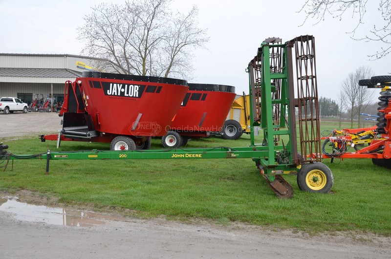 Tillage  John Deere 200 Rolling Basket Harrow Photo