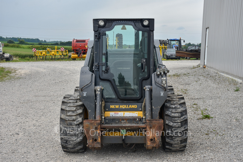 Skidsteers & Track Loaders  2012 New Holland L225 SkidSteer Photo