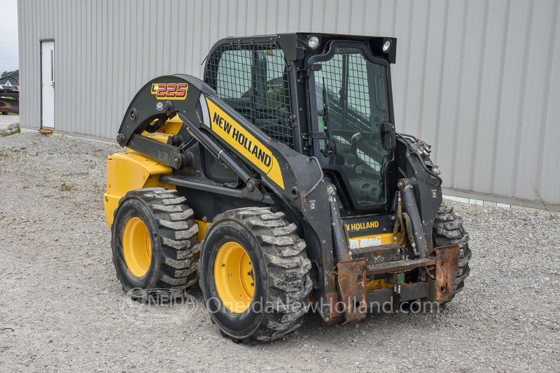 Skidsteers & Track Loaders  2012 New Holland L225 SkidSteer Photo