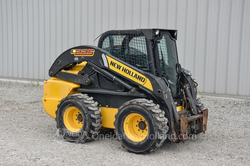 Skidsteers & Track Loaders  2012 New Holland L225 SkidSteer Photo