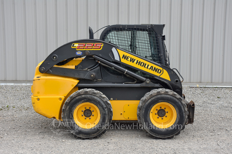 Skidsteers & Track Loaders  2012 New Holland L225 SkidSteer Photo