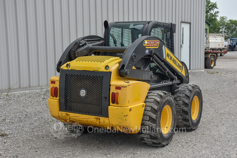 Skidsteers & Track Loaders  2012 New Holland L225 SkidSteer Photo