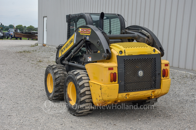 Skidsteers & Track Loaders  2012 New Holland L225 SkidSteer Photo