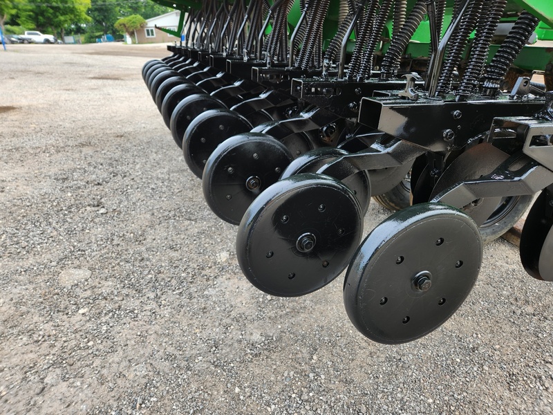 Planting Equipment  Great Plains 1500 No-Till Drill  Photo