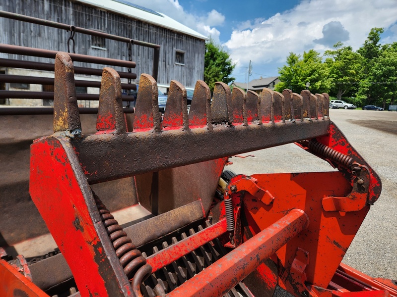 Rock Pickers and Rock Rakes  Leon 320 Rock Picker Photo