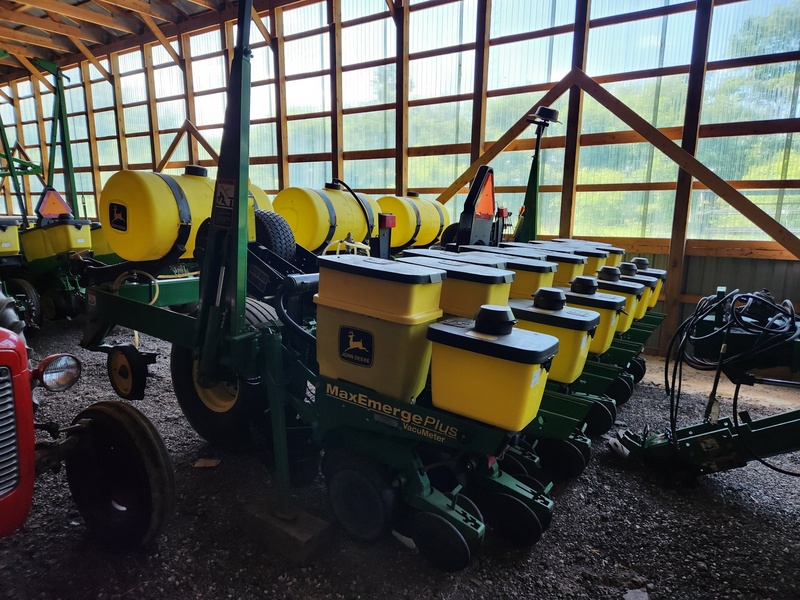 Planting Equipment  John Deere 1780 Planter  Photo