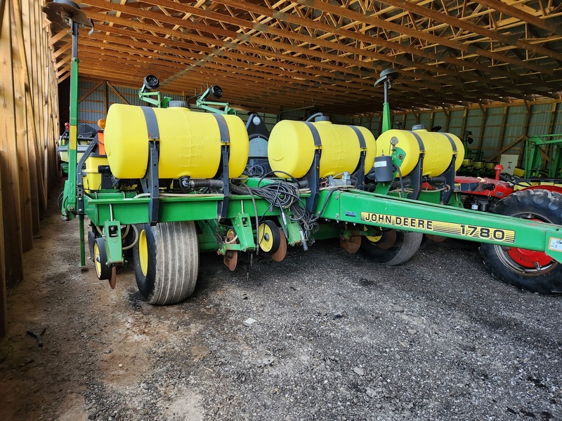 Planting Equipment  John Deere 1780 Planter  Photo