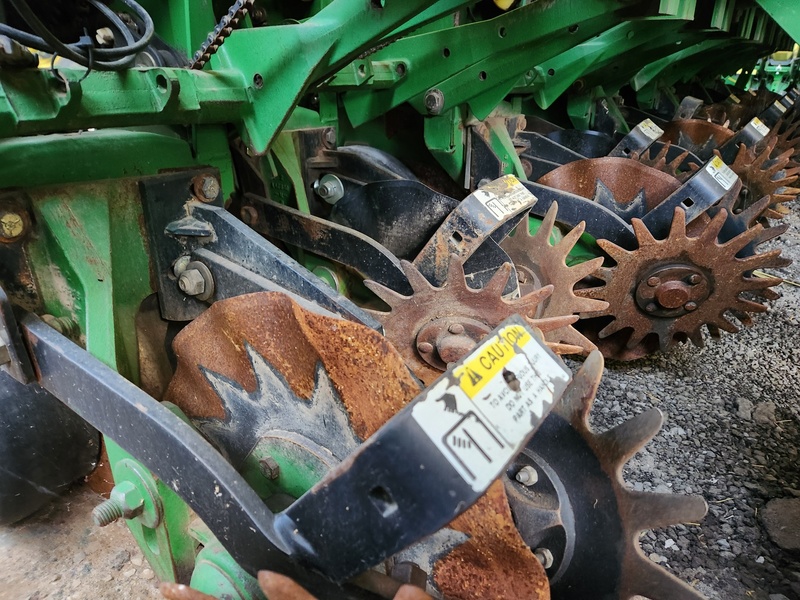 Planting Equipment  John Deere 1780 Planter  Photo