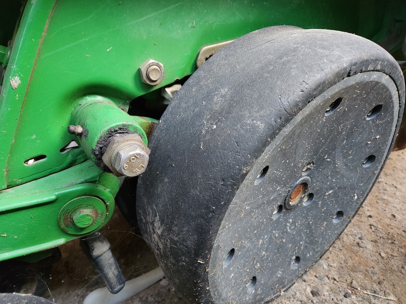 Planting Equipment  John Deere 1780 Planter  Photo